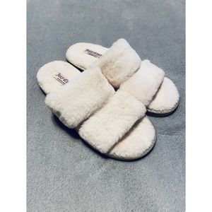Juicy Couture fuzzy sandals